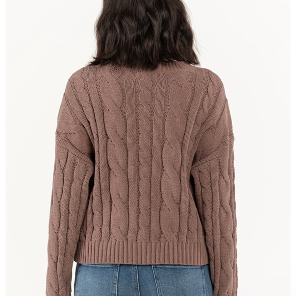 Tilly’s RSQ Womens Chenille Cable V Neck Sweater in Size XS - Picture 2 of 5